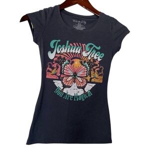 NWOT Women’s cut XS T-shirt. Gray 60% Cotton 40% Polyester, NEW!